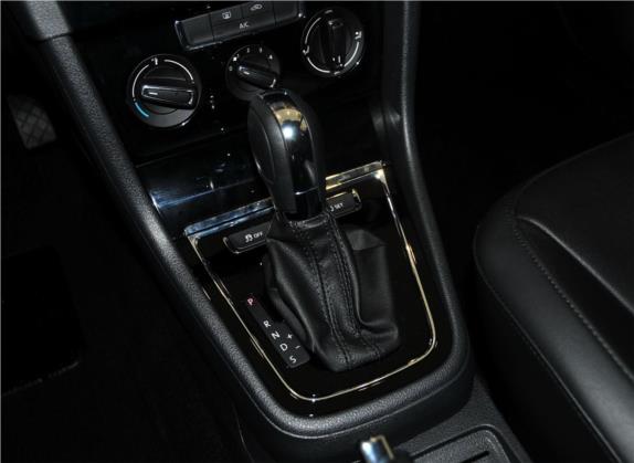 宝来 2014款 1.6L 自动舒适型 中控类   挡把