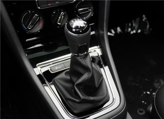 宝来 2014款 1.4TSI 手动舒适型 中控类   挡把