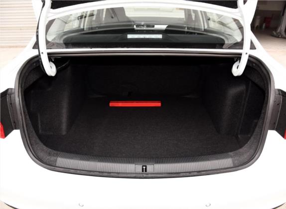 宝来 2016款 1.6L 手动时尚型 车厢座椅   后备厢