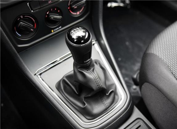 宝来 2016款 1.6L 手动时尚型 中控类   挡把