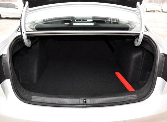 宝来 2016款 1.6L 手动舒适型 车厢座椅   后备厢
