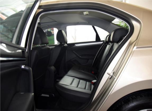 宝来 2016款 1.6L 自动舒适型 车厢座椅   后排空间