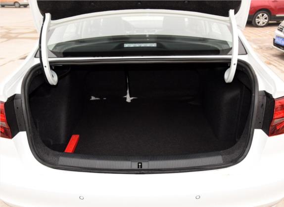 宝来 2016款 1.6L 自动豪华型 车厢座椅   后备厢