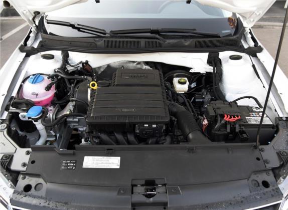 宝来 2017款 1.6L 自动时尚型 其他细节类   发动机舱