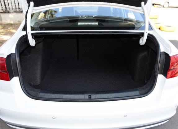 宝来 2017款 1.6L 自动舒适型 车厢座椅   后备厢