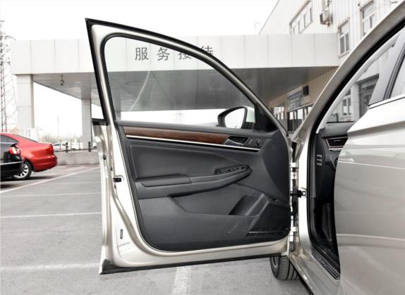 宝来 2017款 1.6L 自动豪华型 车厢座椅   前门板
