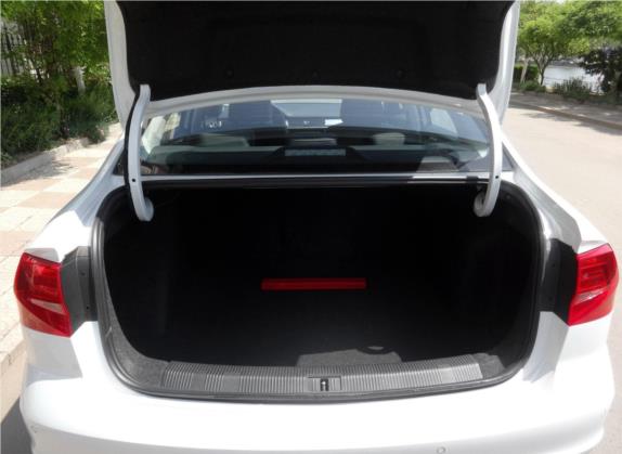 宝来 2017款 230TSI 手动舒适型 车厢座椅   后备厢