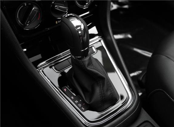 宝来 2018款 230TSI DSG舒适型 中控类   挡把