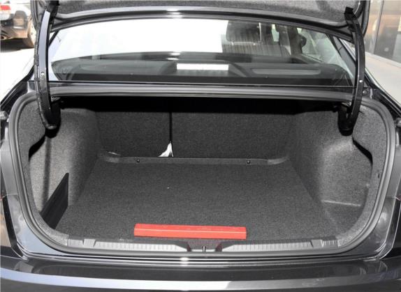 宝来 2019款 1.5L 自动舒适型 车厢座椅   后备厢