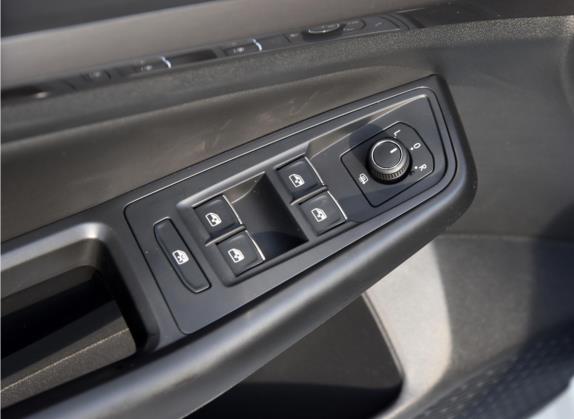 宝来 2021款 200TSI DSG精英智联版 车厢座椅   门窗控制