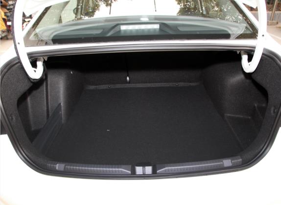 宝来 2021款 280TSI DSG精英智联版 车厢座椅   后备厢