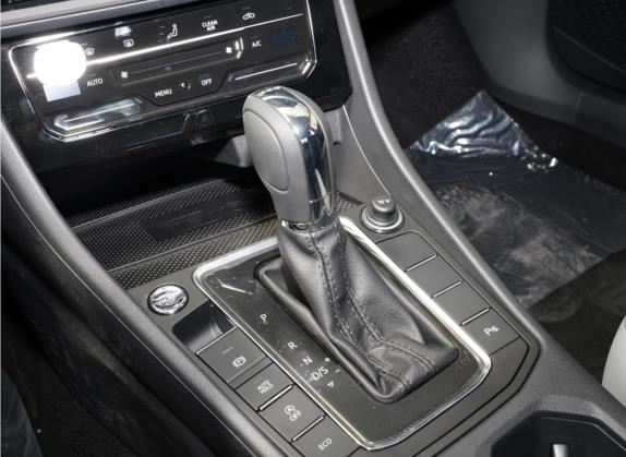 2023款 280TSI DSG尊行版 中控类   挡把