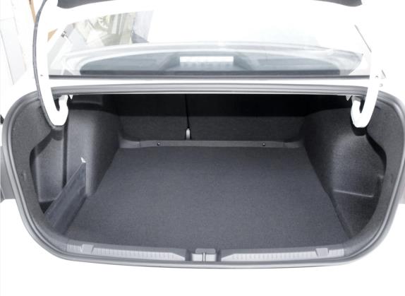宝来 2023款 200TSI 手动畅行版 车厢座椅   后备厢