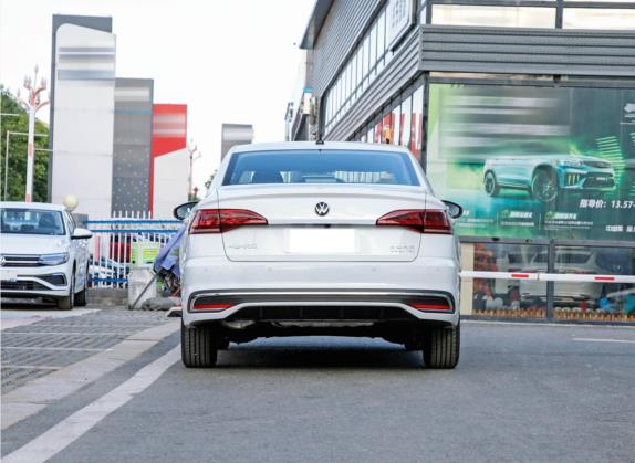 宝来 2023款 200TSI 手动畅行版 外观   正后