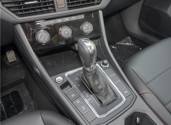 宝来 2023款 200TSI DSG智行版 中控类   挡把