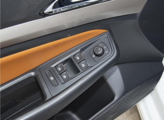 宝来 2023款 200TSI DSG智行PRO版 车厢座椅   门窗控制