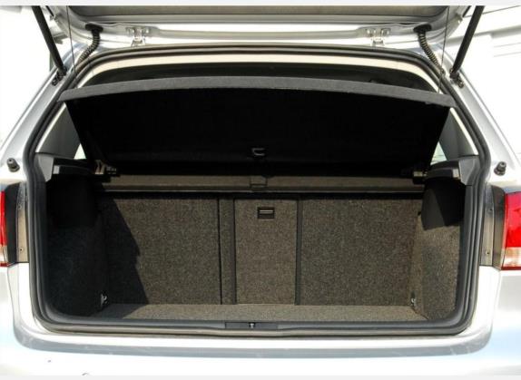 高尔夫 2010款 1.4TSI 自动豪华型 车厢座椅   后备厢