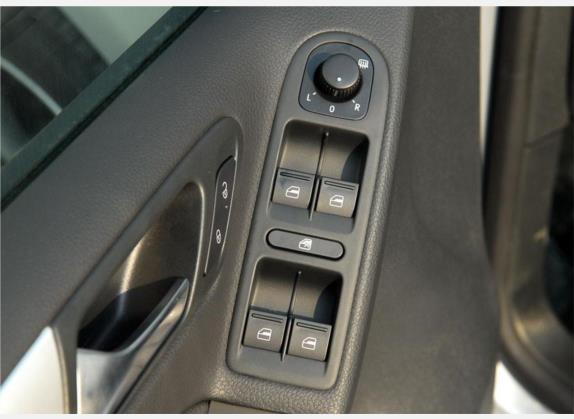 高尔夫 2010款 1.4TSI 自动豪华型 车厢座椅   门窗控制