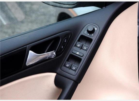 高尔夫 2010款 1.4TSI 手动舒适型 车厢座椅   门窗控制