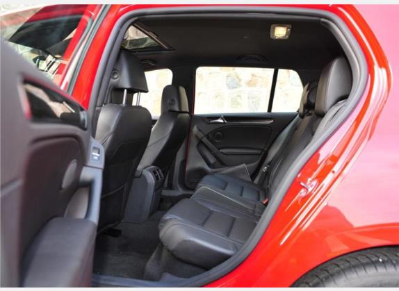 高尔夫 2010款 2.0TSI GTI 车厢座椅   后排空间