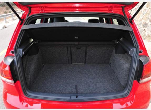 高尔夫 2010款 2.0TSI GTI 车厢座椅   后备厢