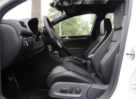高尔夫 2011款 2.0TSI GTI 车厢座椅   前排空间