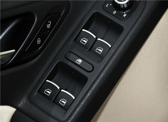 高尔夫 2011款 1.4TSI 手动舒适型 车厢座椅   门窗控制