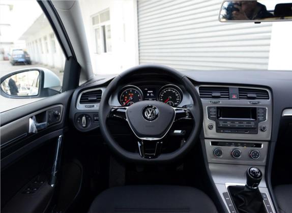 高尔夫 2014款 1.4TSI 手动舒适型 中控类   驾驶位