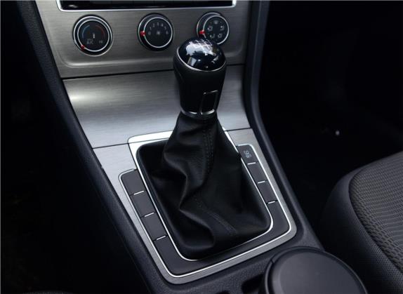 高尔夫 2014款 1.4TSI 手动舒适型 中控类   挡把