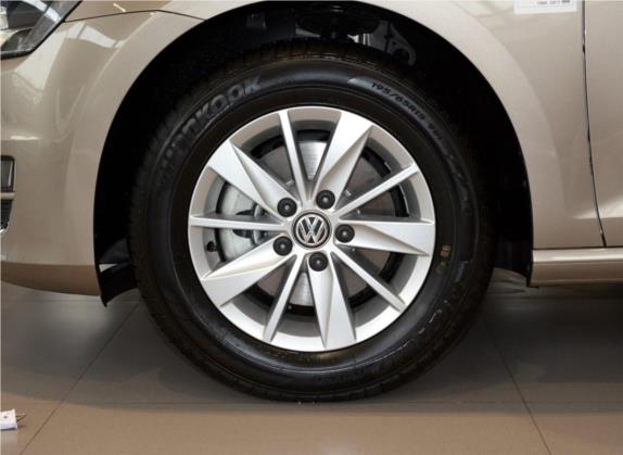 高尔夫 2015款 1.6L 手动时尚型 其他细节类   前轮