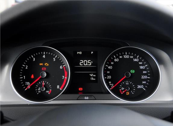 高尔夫 2015款 1.6L 自动时尚型 中控类   仪表盘