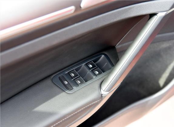 高尔夫 2016款 1.6L 自动舒适型 车厢座椅   门窗控制