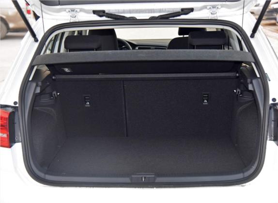 高尔夫 2016款 230TSI 手动舒适型 车厢座椅   后备厢
