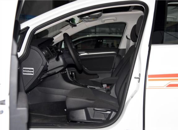 高尔夫 2016款 230TSI 自动舒适型 车厢座椅   前排空间