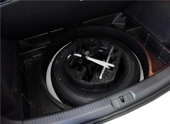 高尔夫 2016款 1.4TSI 手动R-Line 其他细节类   备胎