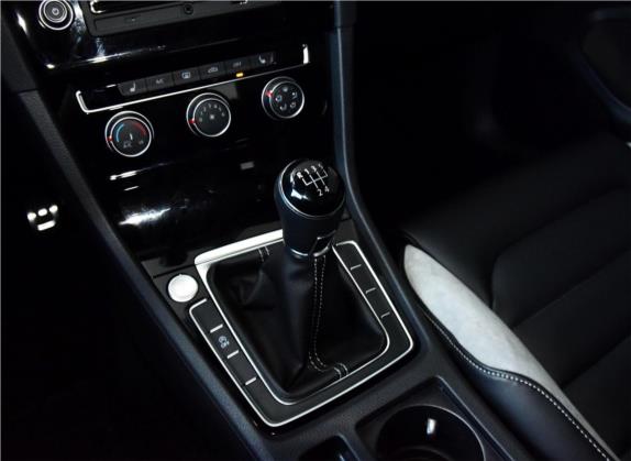高尔夫 2016款 1.4TSI 手动R-Line 中控类   挡把