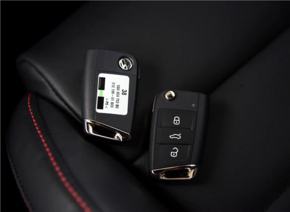 高尔夫 2018款 2.0TSI GTI 其他细节类   钥匙