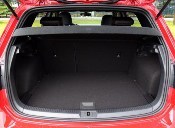 高尔夫 2018款 2.0TSI GTI 车厢座椅   后备厢