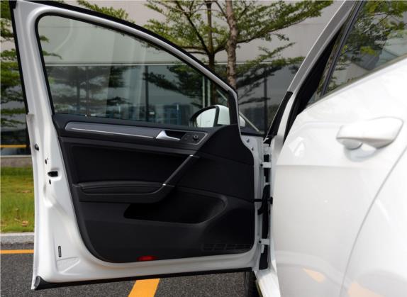 高尔夫 2018款 280TSI 自动R-Line型 车厢座椅   前门板