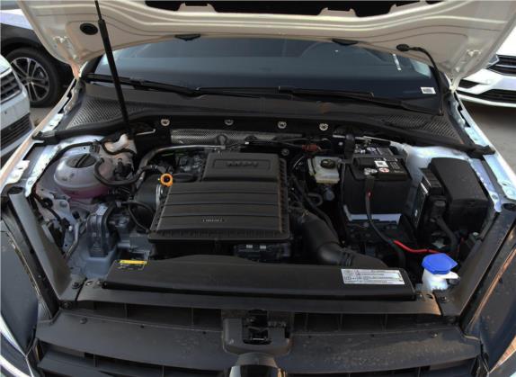 高尔夫 2018款 1.6L 手动时尚型 其他细节类   发动机舱