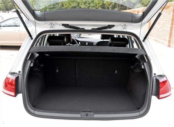 高尔夫 2018款 180TSI 自动舒适型 车厢座椅   后备厢