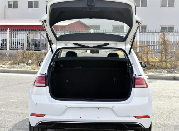 高尔夫 2018款 230TSI 手动舒适型 车厢座椅   后备厢