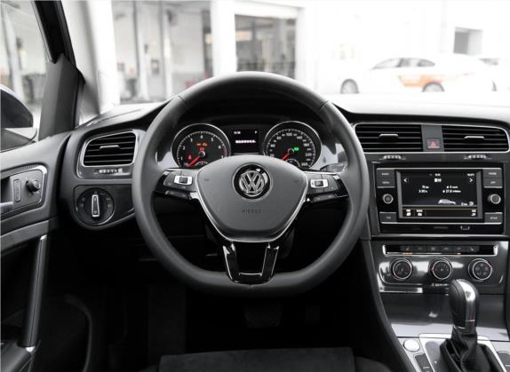 高尔夫 2018款  230TSI 自动豪华型 中控类   驾驶位