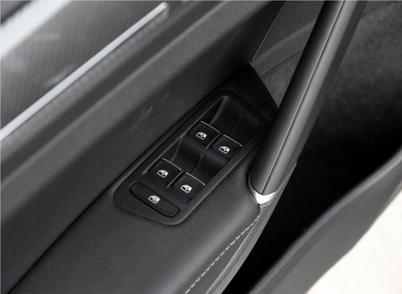 高尔夫 2018款  230TSI 自动豪华型 车厢座椅   门窗控制