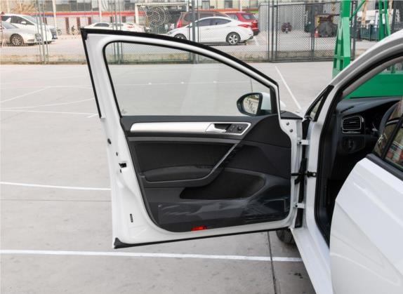 高尔夫 2019款 1.6L 手动时尚型 国V 车厢座椅   前门板