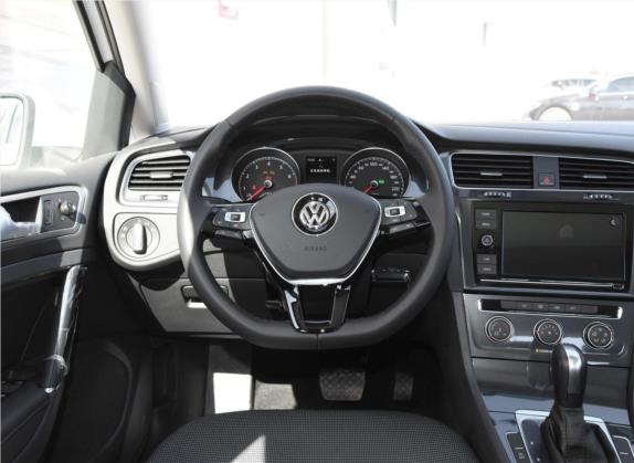 高尔夫 2019款 200TSI DSG舒适型 国V 中控类   驾驶位