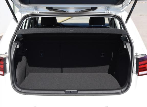 高尔夫 2019款 200TSI DSG舒适型 国V 车厢座椅   后备厢
