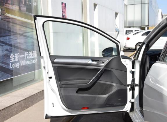 高尔夫 2019款 200TSI DSG舒适型 国V 车厢座椅   前门板