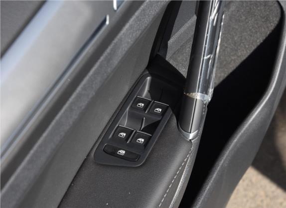 高尔夫 2019款 200TSI DSG舒适型 国V 车厢座椅   门窗控制