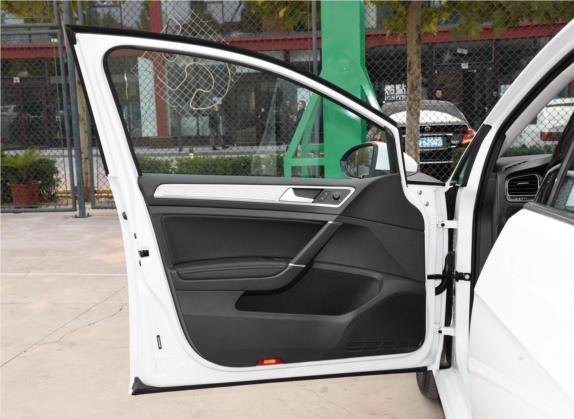 高尔夫 2019款 280TSI 手动舒适型 国V 车厢座椅   前门板